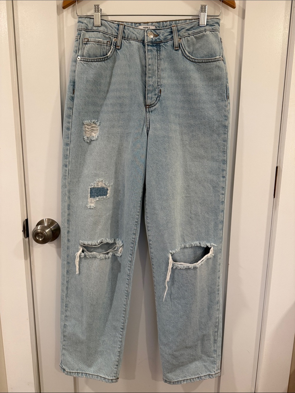 Forever 21 Light Blue Distressed Women’s Jeans